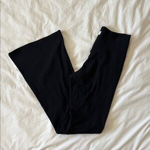 Vuori Studio Flare Pant